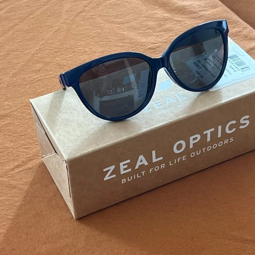 Zeal Sunglasses - Ande Cat-Eye Polarized VGUC